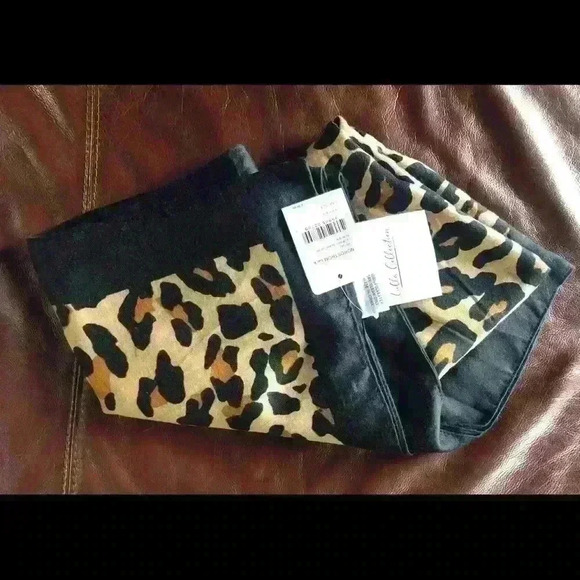 Lulla Collection Leopard Scarf NWT - Picture 4 of 6